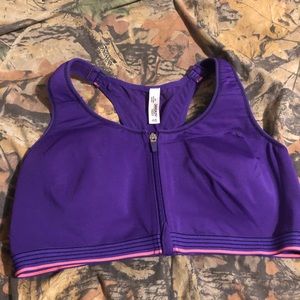 Danskin sports bra